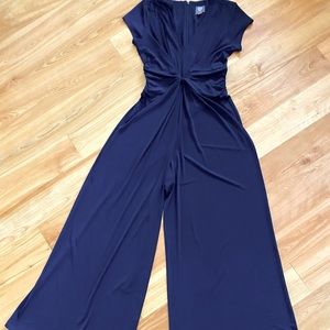 Like New Vince Camuto Navy Jumper Size Medium